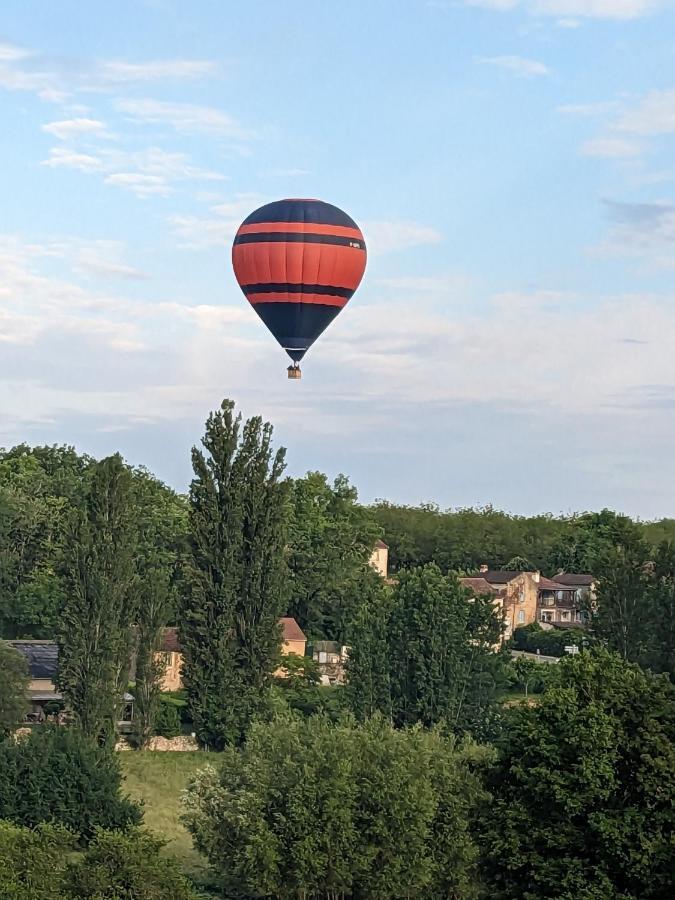 La Grange Symphorine, Chambre D'Hotes De Charme Situee Entre La Vallee De La Dordogne Et La Vallee De La Vezere Meyrals Exterior foto